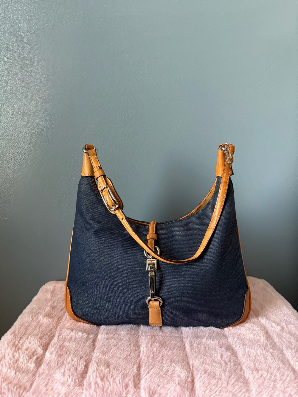 denim coach hamptoms shoulder bag - Picture 2 of 8